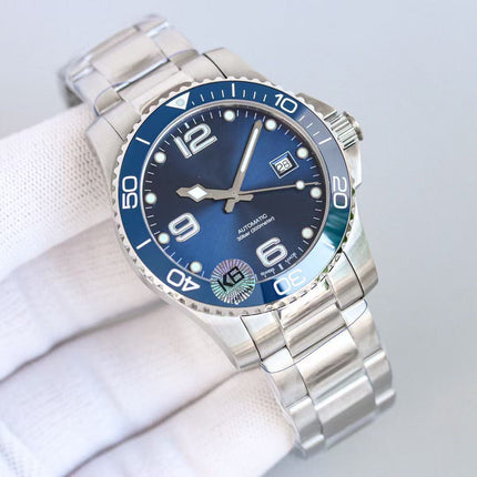 Luminox ZF's Mechanical 10m Dive Watch with Luminous Dial and Water-Resistant Silicone Strap