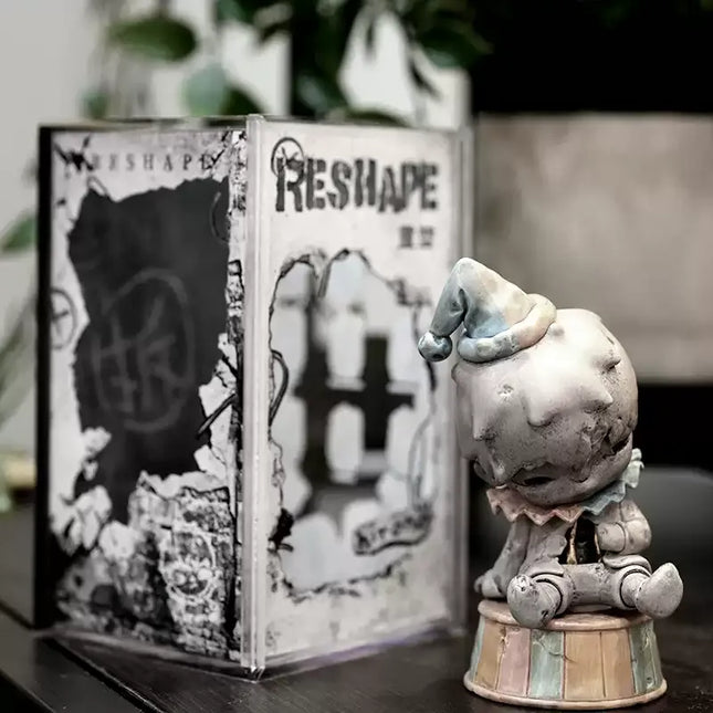 POP MART Hirono Reshape Themed Acrylic Display Case, Dustproof, 7.5*7.5*12.5cm