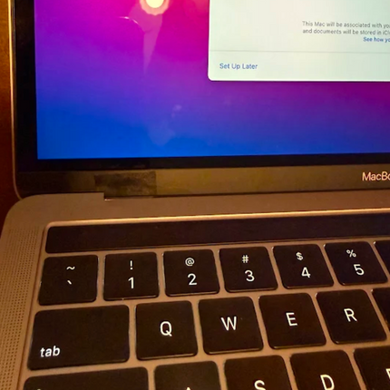 [Pre-Owned] Apple MacBook Pro 13.3" (A1989) - Very Good | Intel Core i7 | 16GB RAM | 250GB SSD